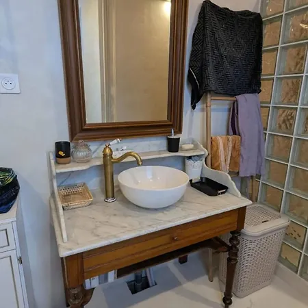 Tatil Evi Maison Independante Pres D'izaut-de-l'hotel Avec Jardin *